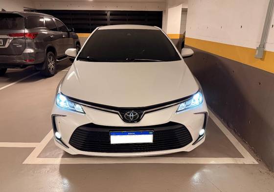 TOYOTA COROLLA 2.0 VVT-IE FLEX XEI DIRECT SHIFT TOYOTA COROLLA 2.0 VVT-IE FLEX XEI DIRECT SHIFT